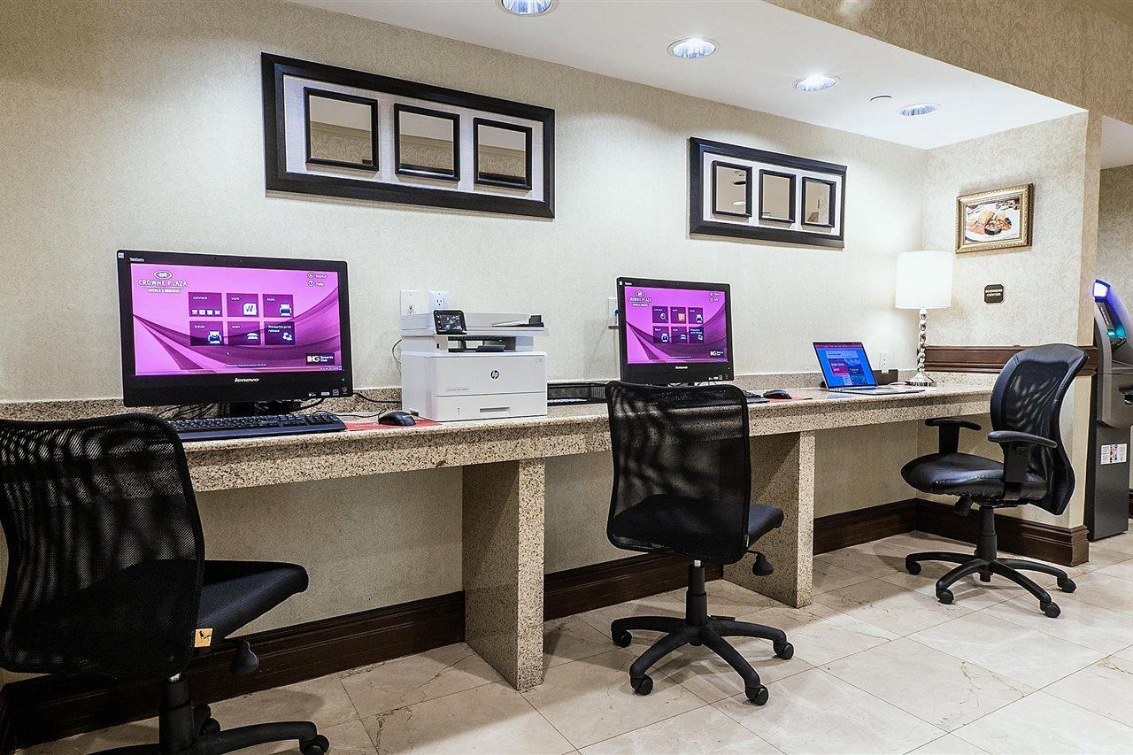 Crowne Plaza Edison By Ihg Hotel Bagian luar foto