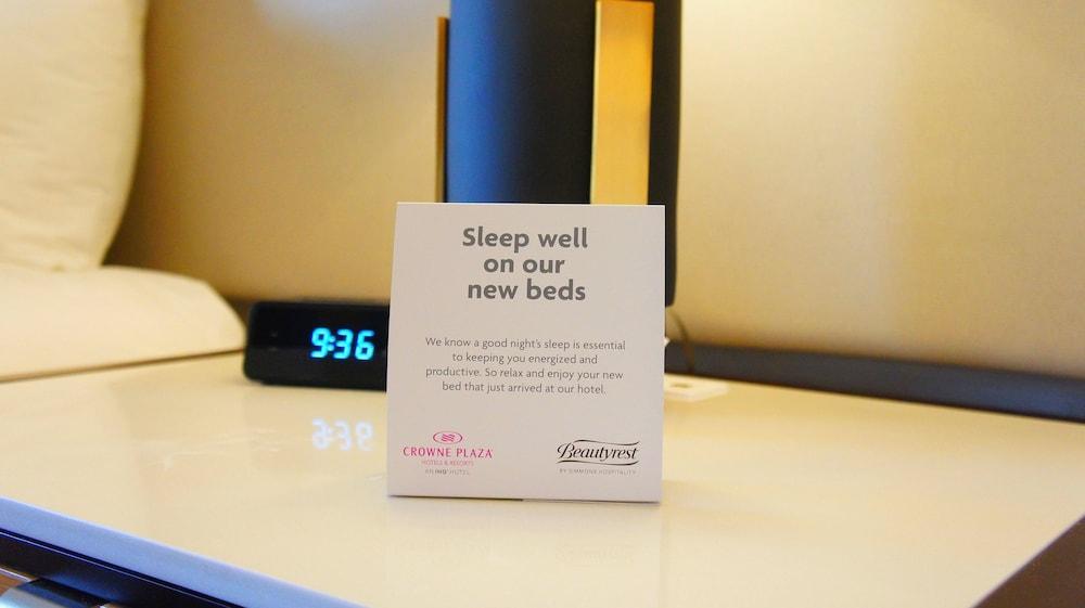Crowne Plaza Edison By Ihg Hotel Bagian luar foto