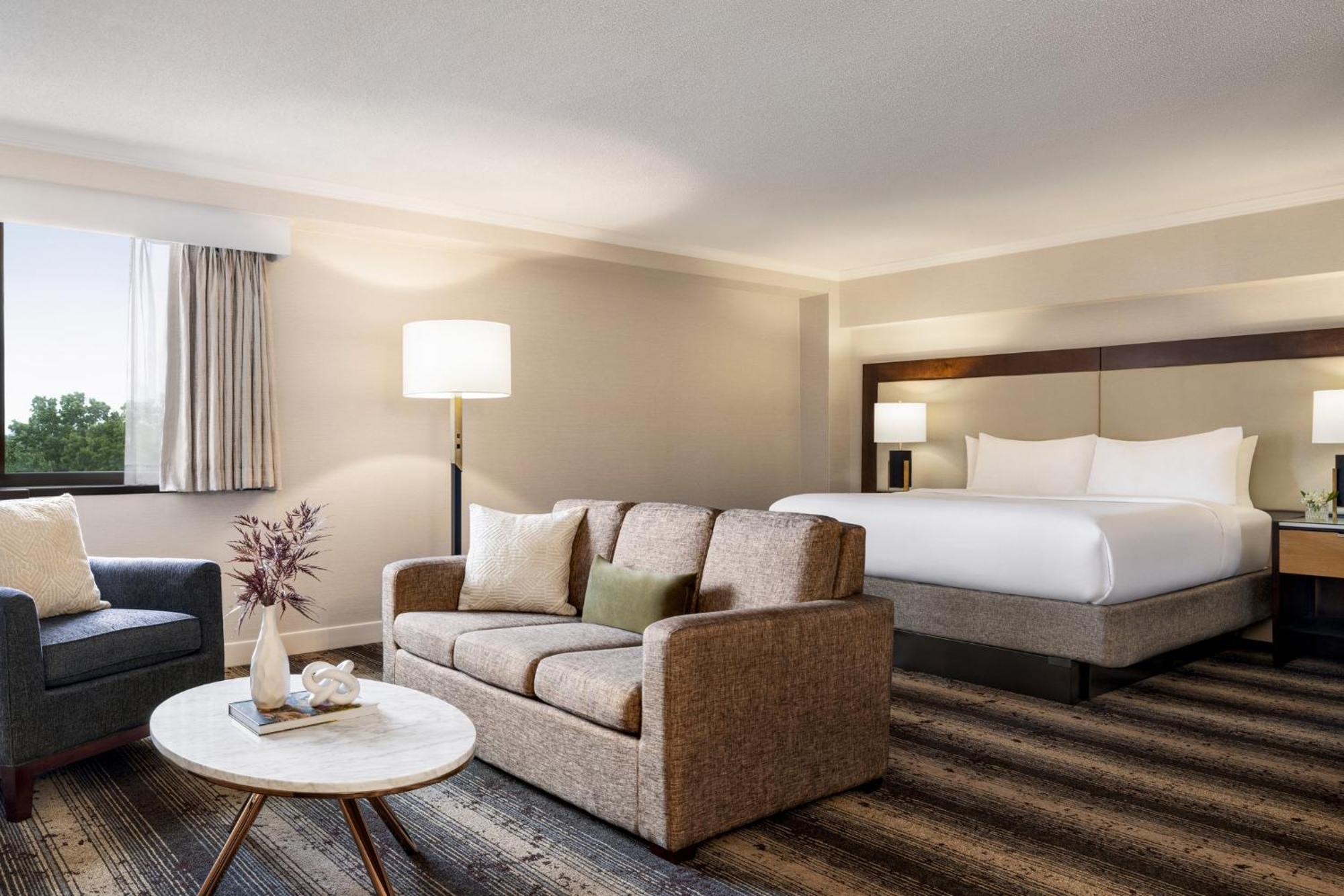 Crowne Plaza Edison By Ihg Hotel Bagian luar foto