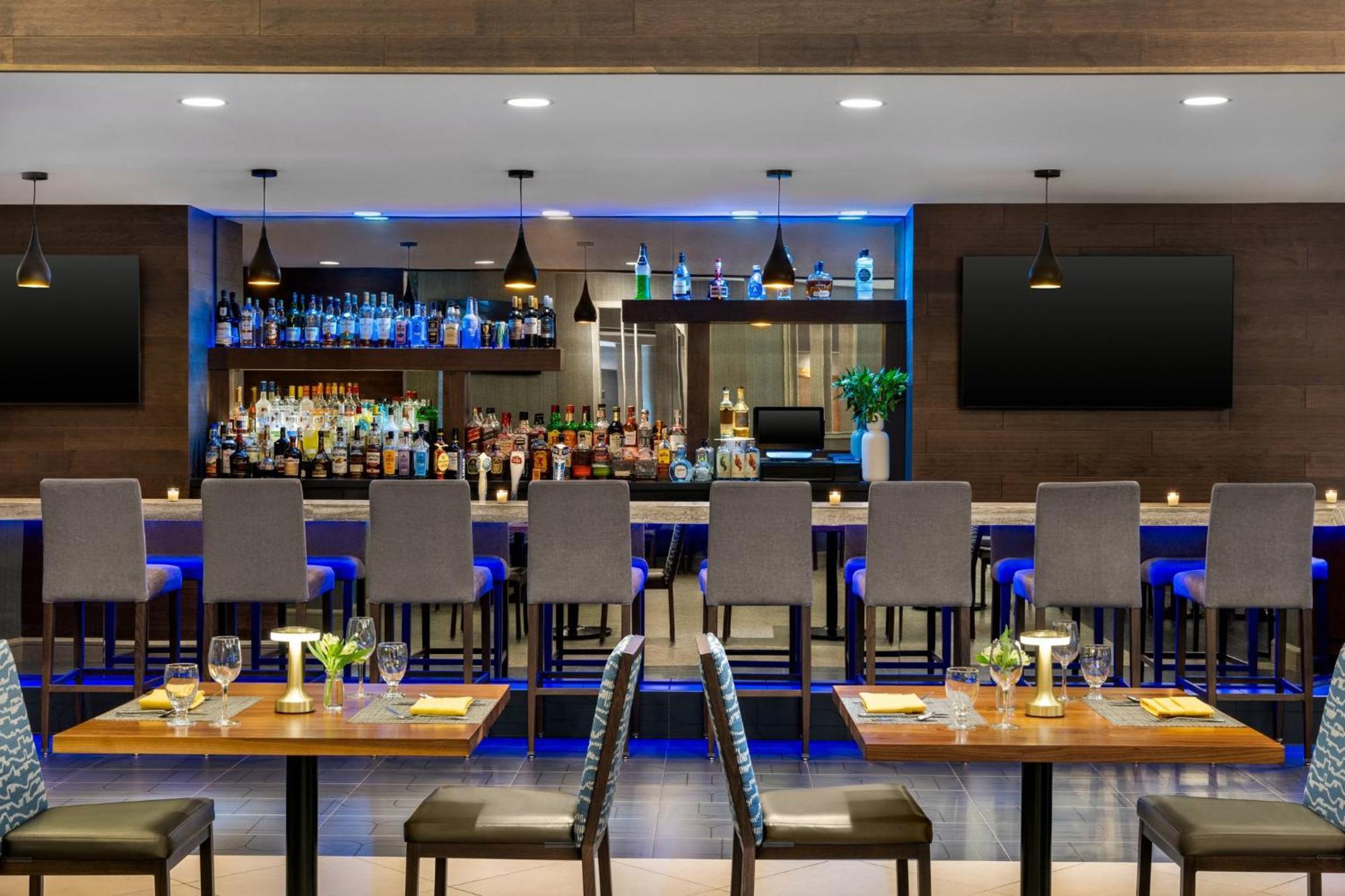 Crowne Plaza Edison By Ihg Hotel Bagian luar foto