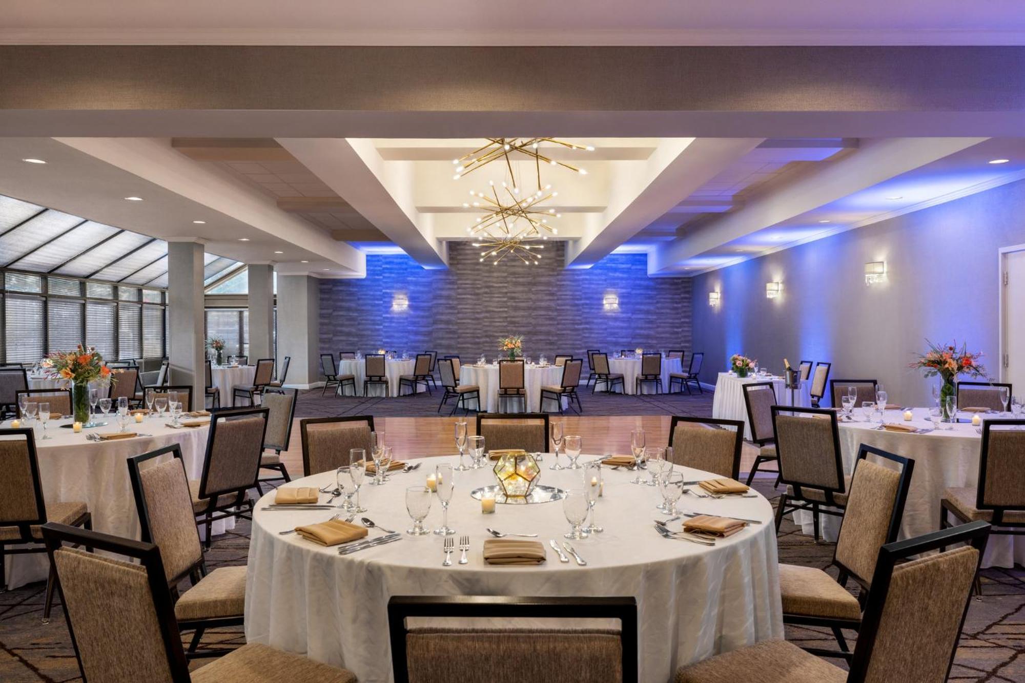 Crowne Plaza Edison By Ihg Hotel Bagian luar foto
