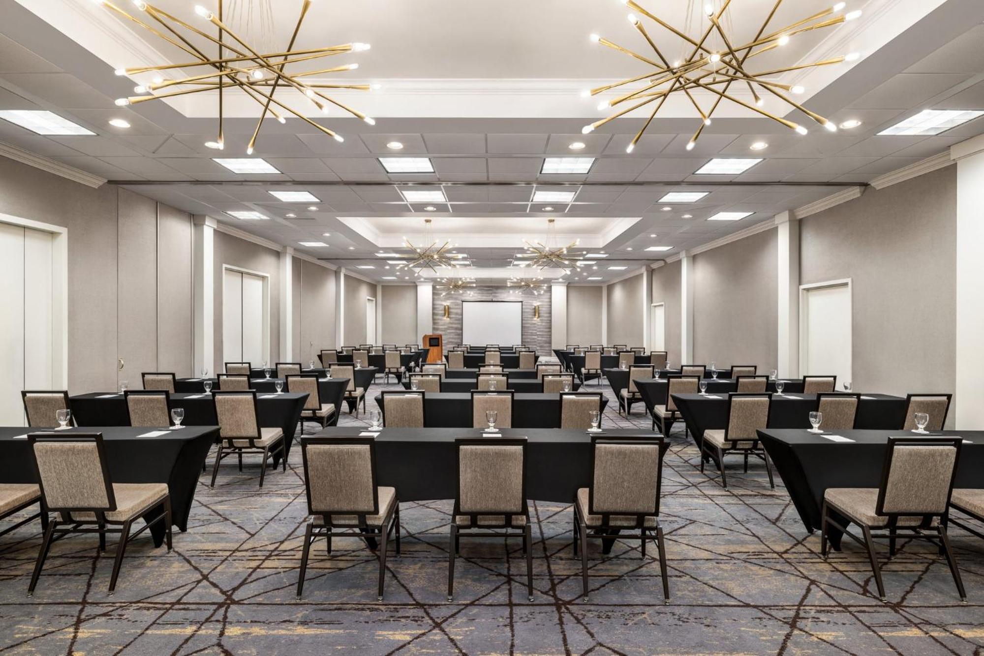 Crowne Plaza Edison By Ihg Hotel Bagian luar foto