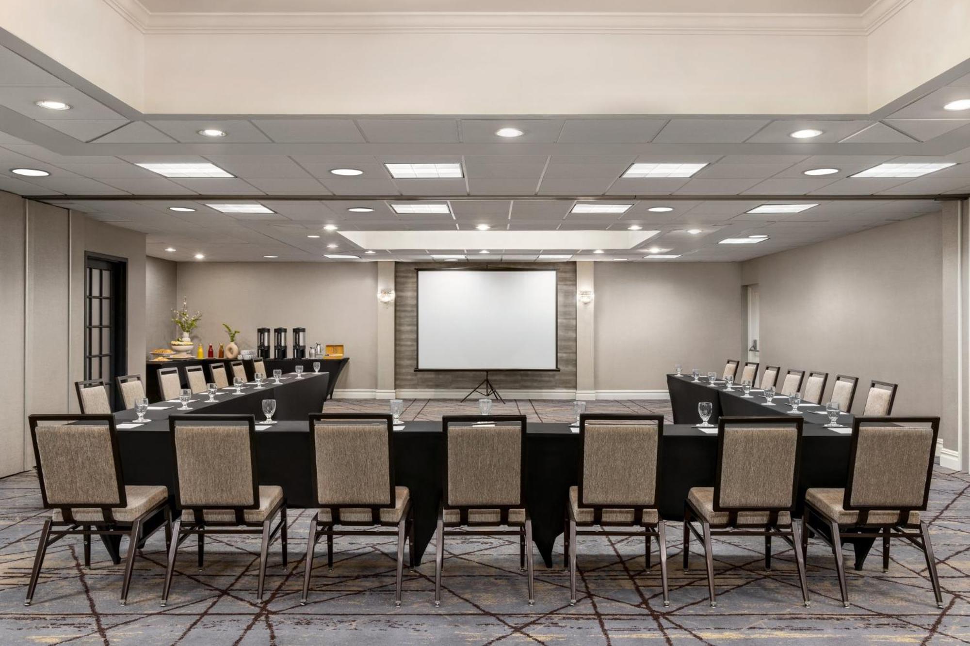 Crowne Plaza Edison By Ihg Hotel Bagian luar foto