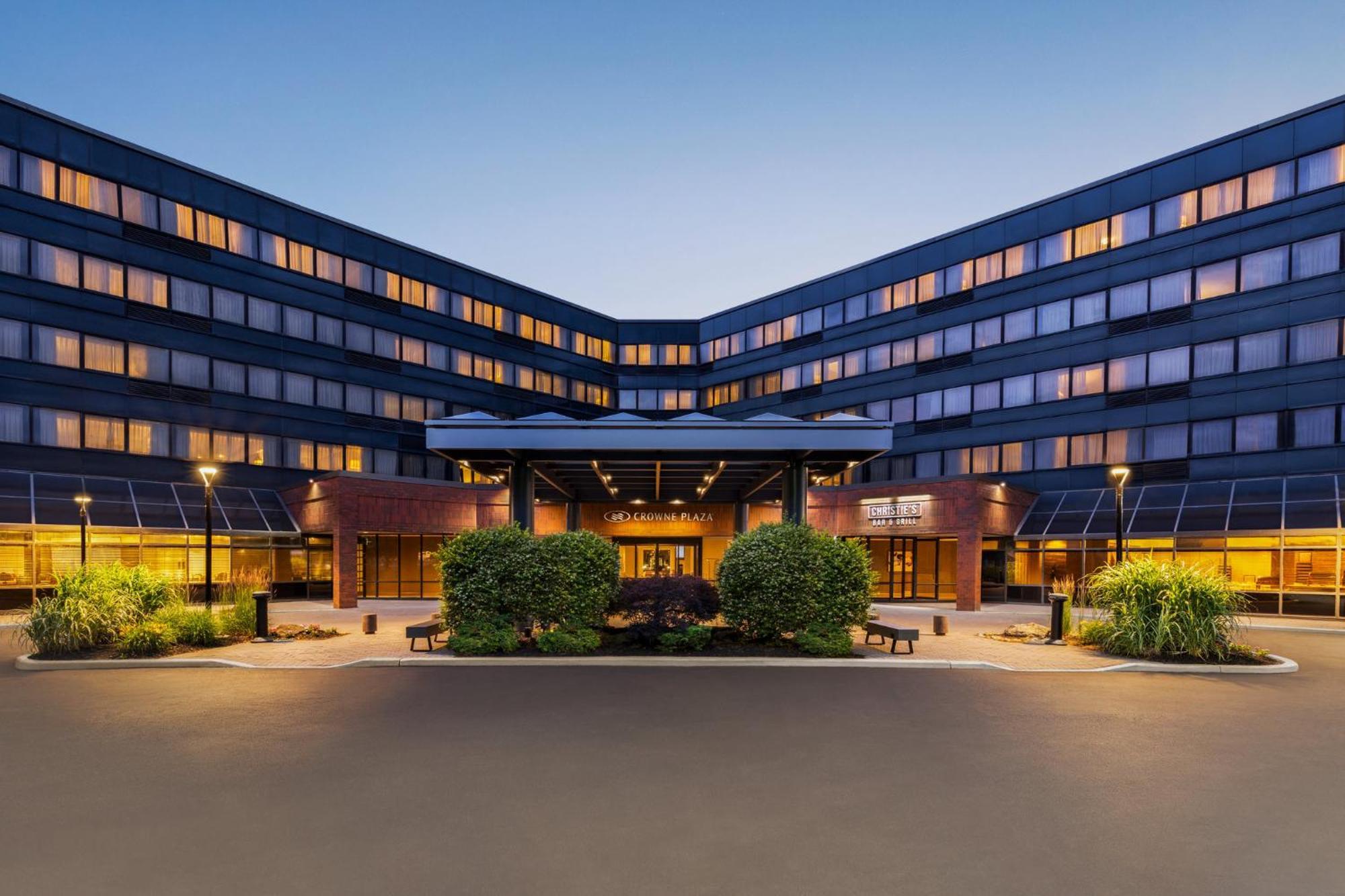 Crowne Plaza Edison By Ihg Hotel Bagian luar foto